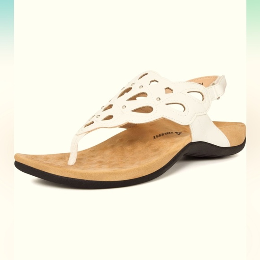 Athlefit White Beaded Sandals Women’s Size 6